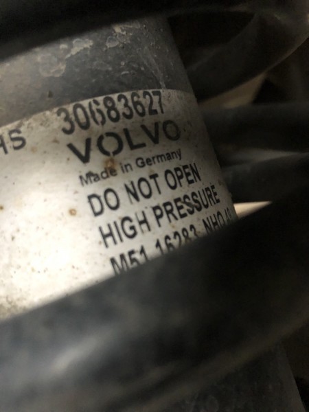 volvo_S_60 2.5T AWD 50.jpg