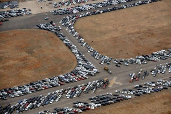 Cemetery_cars_07.jpg
