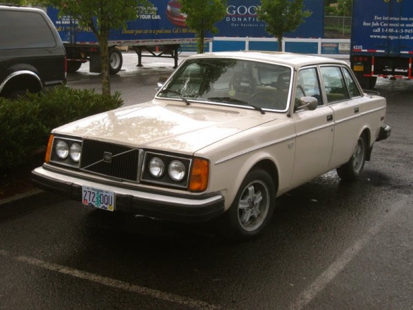 1977 Volvo 244 DL. - 1.jpg