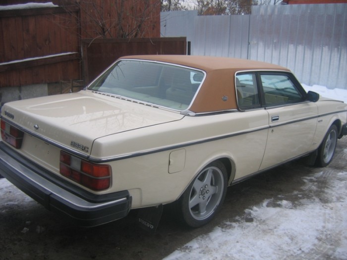 volvo_262_3.jpg