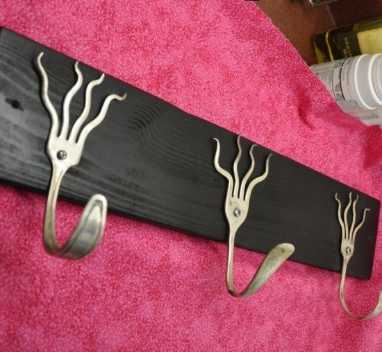 1286873232_forks-coat-rack1.jpg