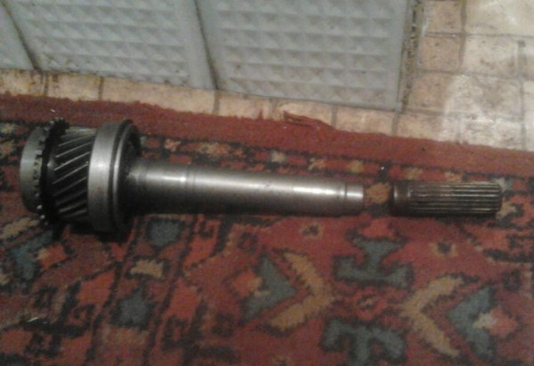 Вал коробки-1.jpg