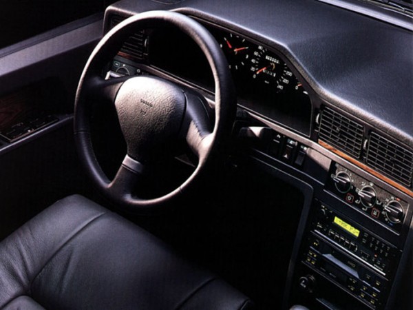 volvo_960_-_interieur_23696.jpg