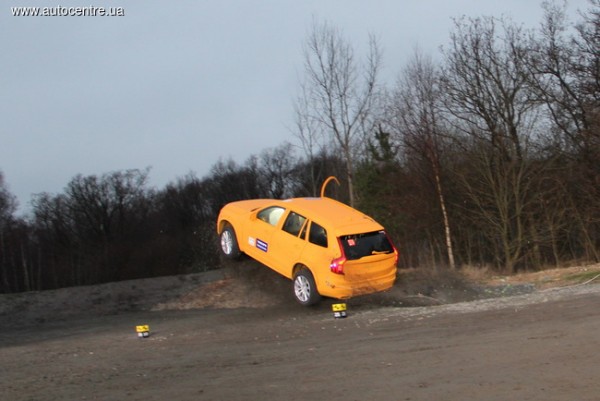 volvo_krash4.jpg