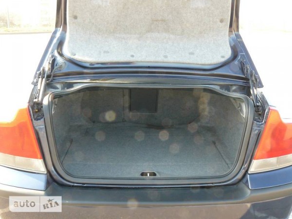 volvo_s60__103051183fx.jpg