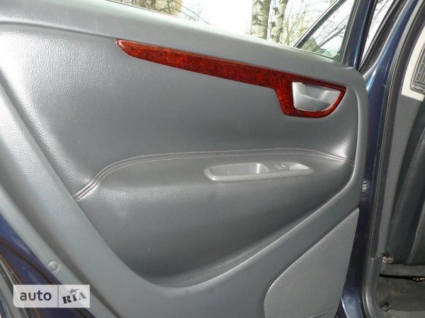 volvo_s60__103877298fx.jpg